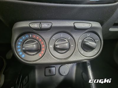 OPEL Adam Rocks 1.2 70 CV foto 14