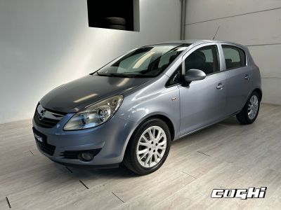 OPEL Corsa 1.2 5 porte Cosmo foto 1