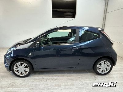 TOYOTA Aygo 1.0 VVT-i 69 CV 3 porte x-play MMT