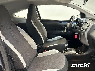 TOYOTA Aygo 1.0 VVT-i 69 CV 3 porte x-play MMT foto 9