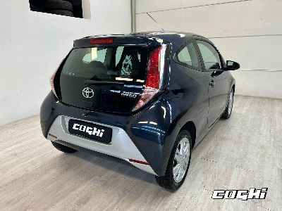 TOYOTA Aygo 1.0 VVT-i 69 CV 3 porte x-play MMT foto 3