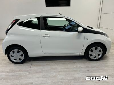 TOYOTA Aygo 1.0 VVT-i 69 CV 3 porte x-cool TSS foto 4