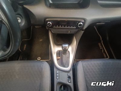 TOYOTA Yaris 1.5 Hybrid 5 porte Trend foto 14