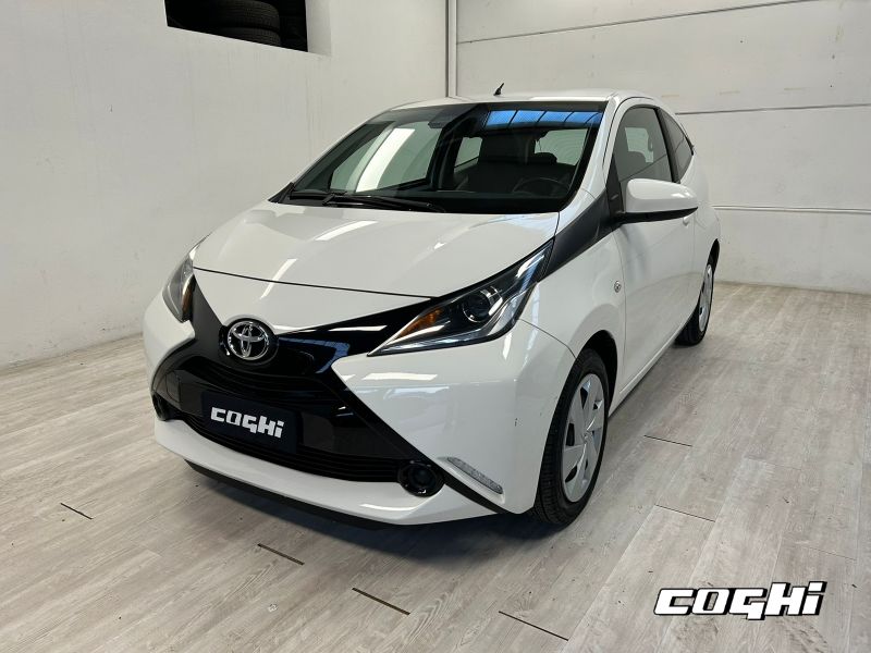 TOYOTA Aygo 1.0 VVT-i 69 CV 3 porte x-cool TSS