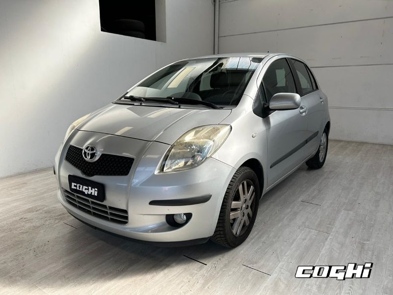 TOYOTA Yaris 1.0 5 porte Sol